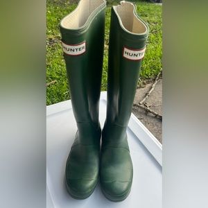 Hunter standard boots (flawed)